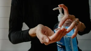 How Isolation Gowns Protect the Elderly from Infection Risks