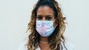 What Hospital Safety Protocols Define Tear-Away Gown Strength